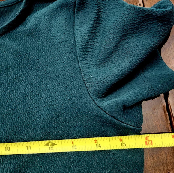 #044 The Limited XS Dressy Emerald Green Shirt - Picture 4 of 9